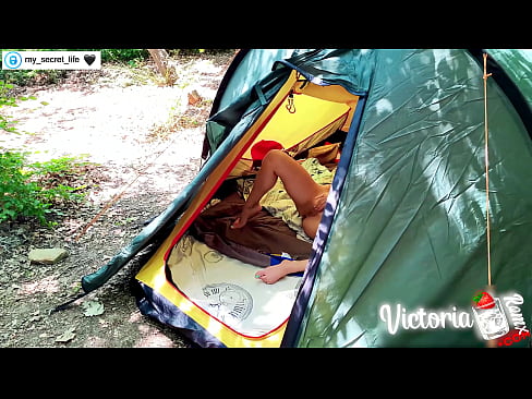 ❤️ Nakuha sa camera Madamdaming haltak off Stranger in a tent ❤ Sex video sa amin ﹏