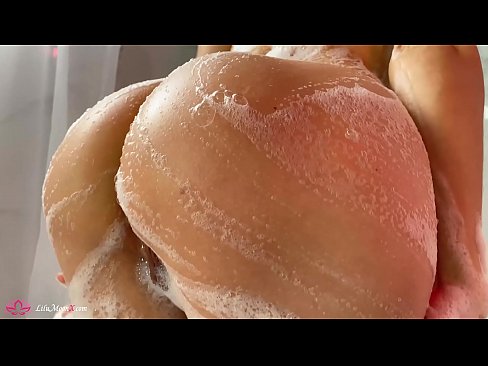 ❤️ Sinasasal ni Brunette ang Pussy gamit ang Vibrator sa Matinding Orgasm sa Shower ❤ Sex video sa amin ﹏