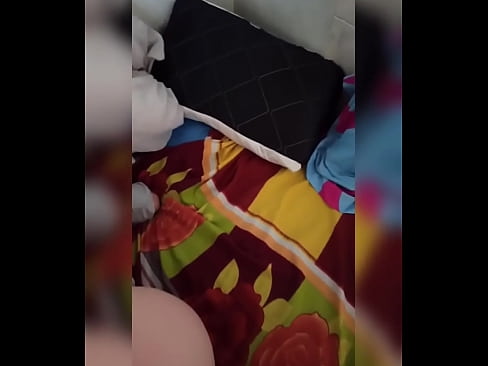 ❤️ Nag-iisa ang kasama ko sa bahay dahil nagbabakasyon ang kanyang asawa at sinasamantala ko ang pagkakataon na sipain siya at punuin ng gatas ang kanyang puwet. ❤ Sex video sa amin ﹏