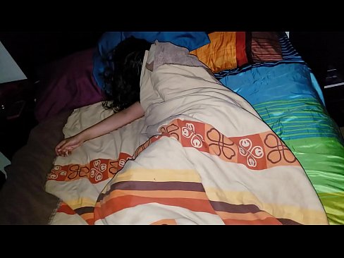 ❤️ Pinupunasan ng stepson ang kanyang batang madrasta habang natutulog ito. ❤ Sex video sa amin ﹏