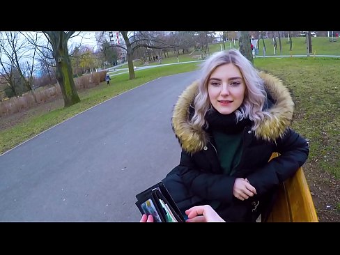 ❤️ Nilulon ang mainit na cum ng isang estranghero para sa pera - blowjob sa parke ni Eva Elfie ❤ Sex video sa amin ﹏